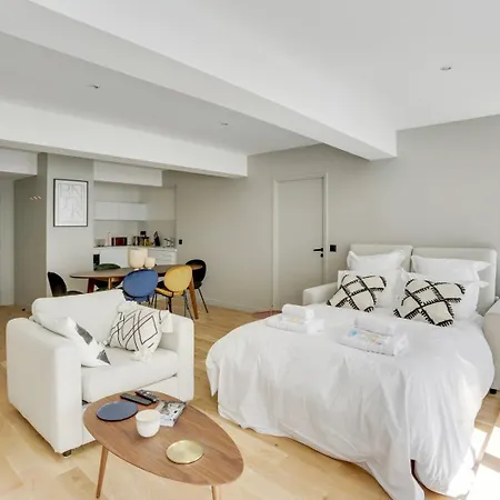 Apartment 169 W - Elegant A *